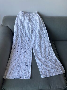 Local European White Eyelet straight leg Capris
